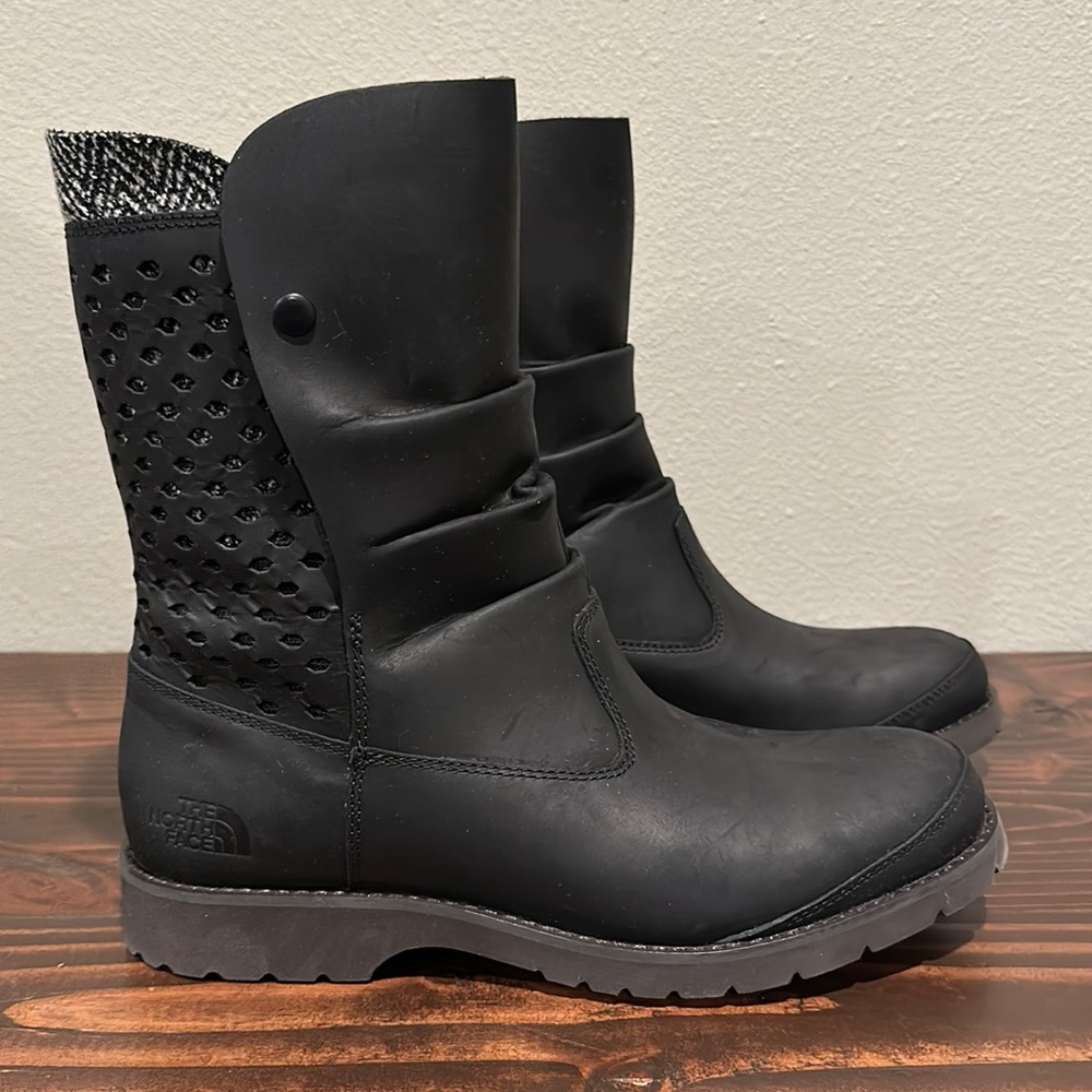 The North Face Pull On Outdoor Urban Explore Boots size: 7